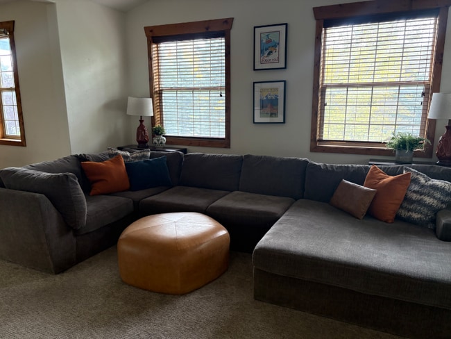 Building Photo - 715 Moraine Ct