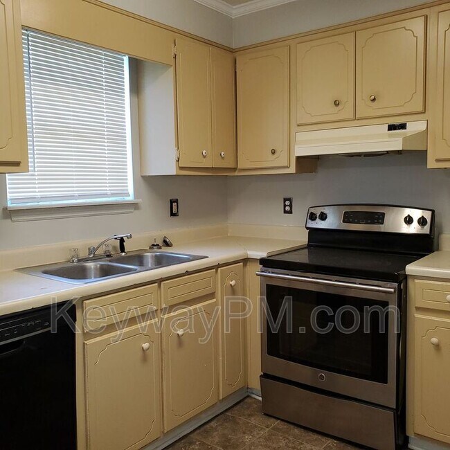 Foto del edificio - 1794 Pine Log Rd