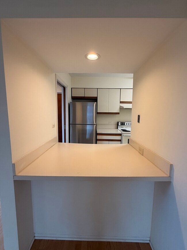 Building Photo - 1970 Cherry Ln