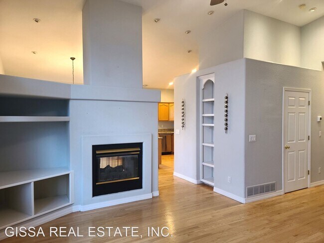 Building Photo - 4 br, 3 bath House - 5875 Drifter Street