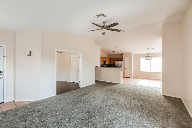 Foto del edificio - 422 W Tara Danette Dr