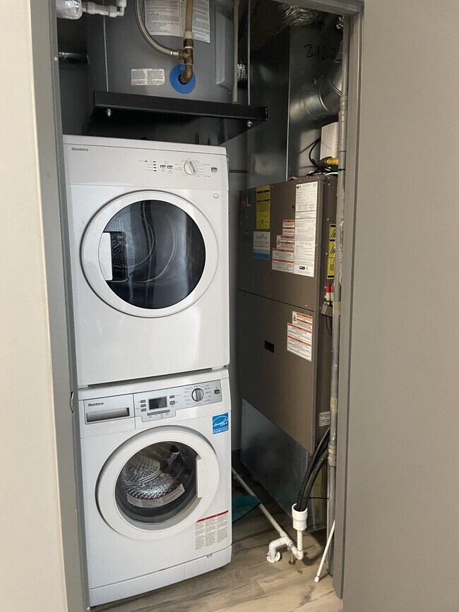 Building Photo - 258B Sunview St