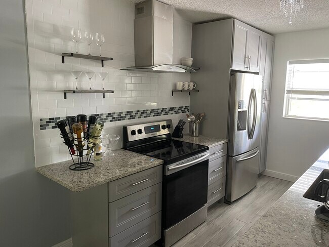 Foto del edificio - 2660 SW 22nd Ave