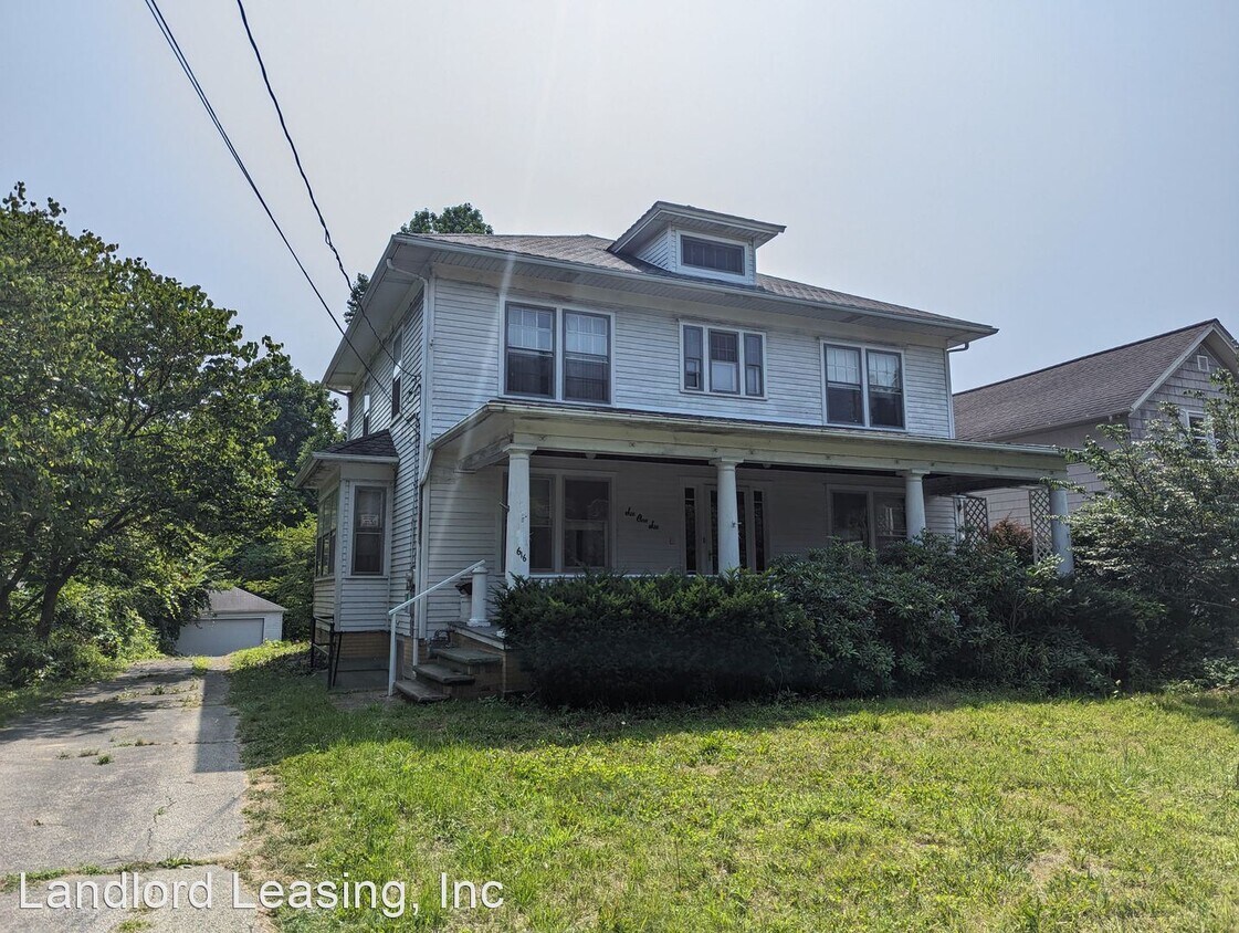 616 East Ave, Elyria, OH 44035 House Rental in Elyria, OH