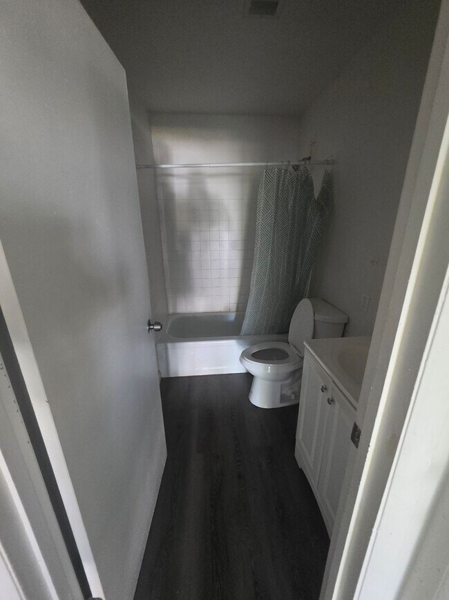 Foto del edificio - 2bed/1bath