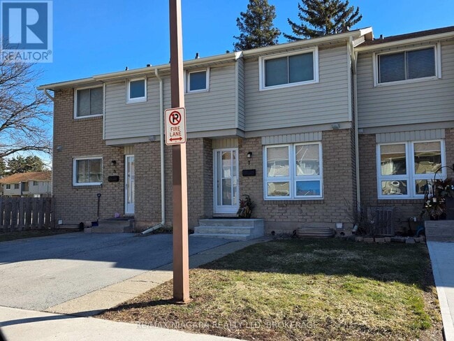 Building Photo - 6767 Thorold Stone Rd