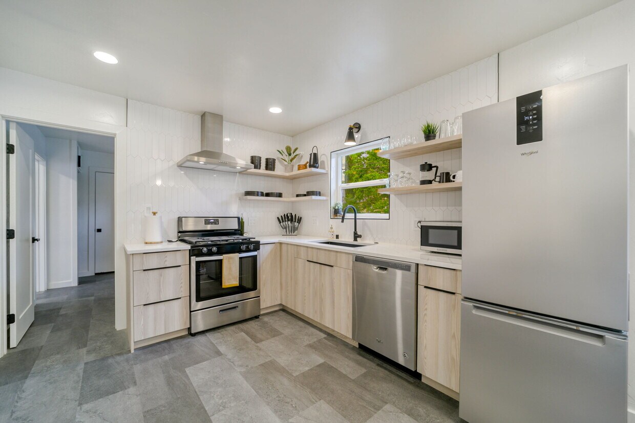 1604 Verda St, Redding, CA 96001 House Rental in Redding, CA