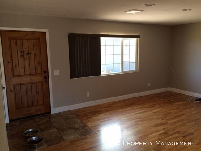 Foto del edificio - 3269 Michael Dr