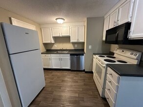 Building Photo - 375 Harvard St