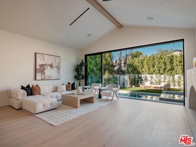 Foto del edificio - 14647 Morrison St