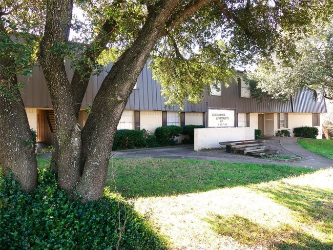 Building Photo - 510 E Belt Line Rd