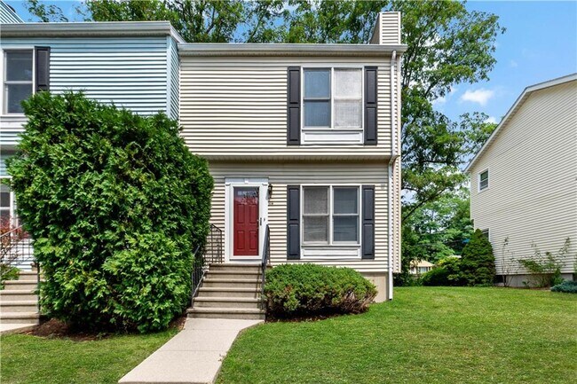 Foto del edificio - 14 Riverwoods Ct