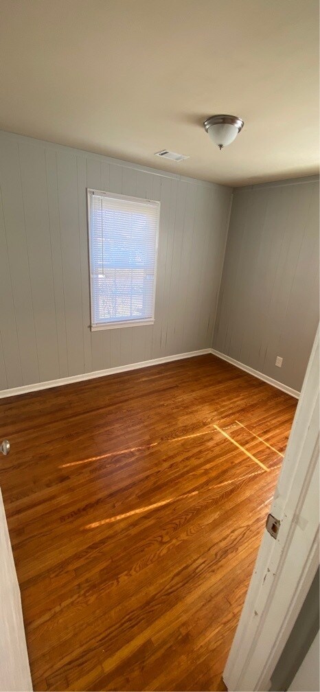 Foto del edificio - 2432 N Xanthus Ave
