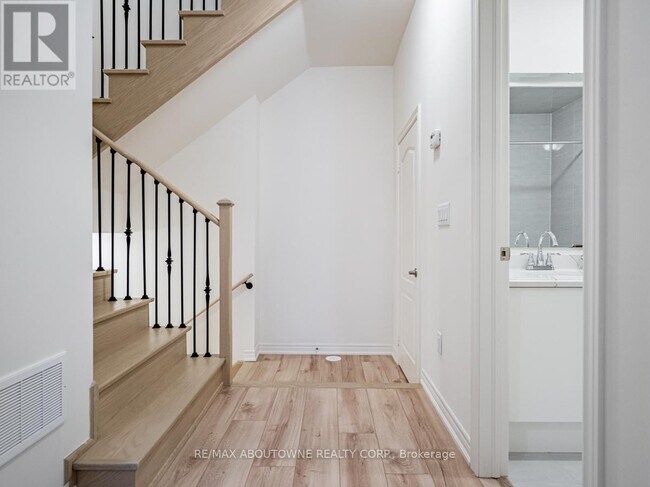 Photo du bâtiment - 533 Dundas St E