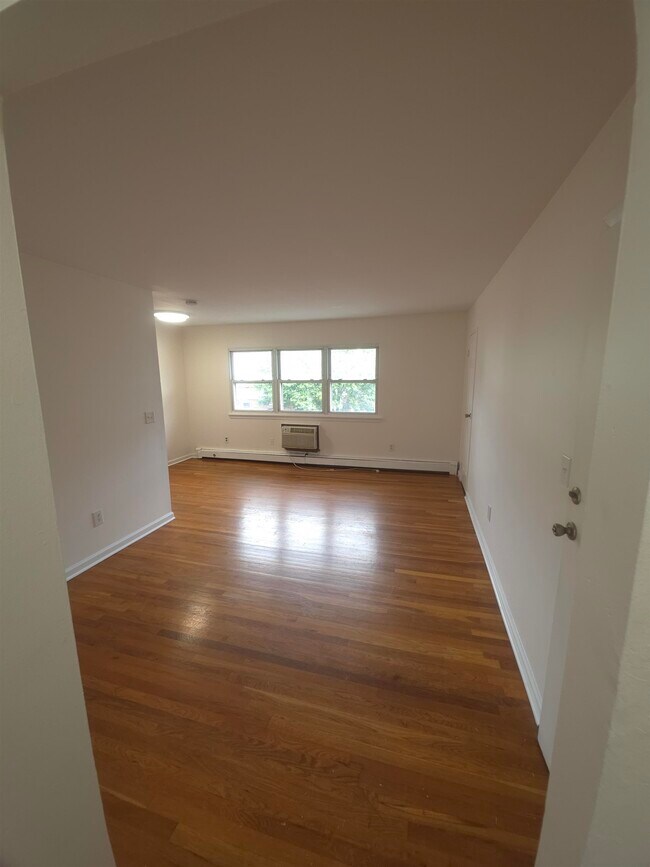 Foto del edificio - 4325 Meadowview Ave