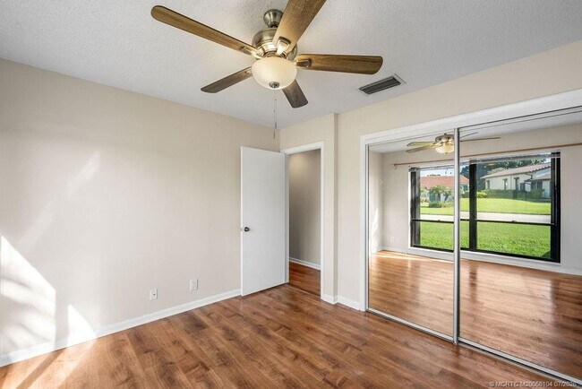 Foto del edificio - 2386 SW Creekside Dr