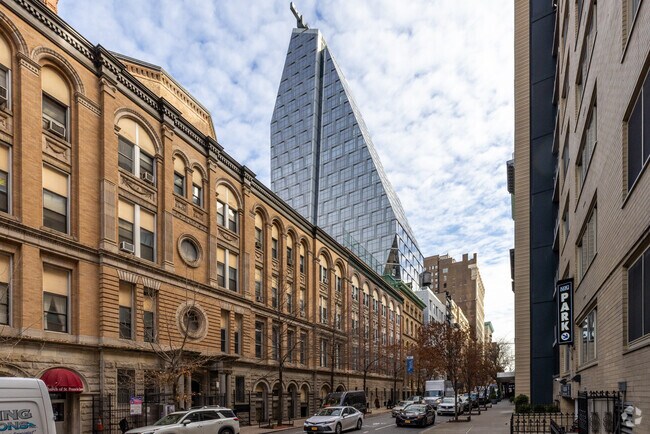 Building Photo - 35XV