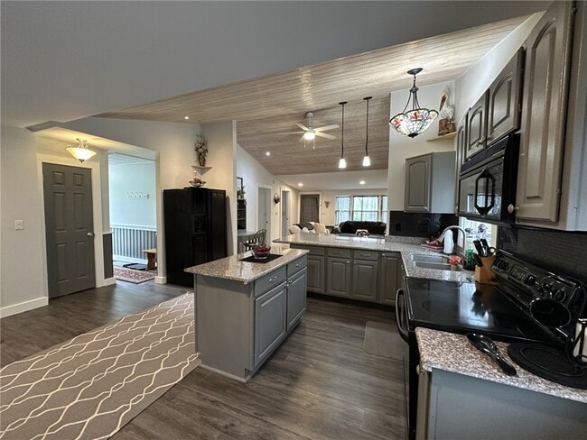 Foto del edificio - 2590 Scottsville Rd