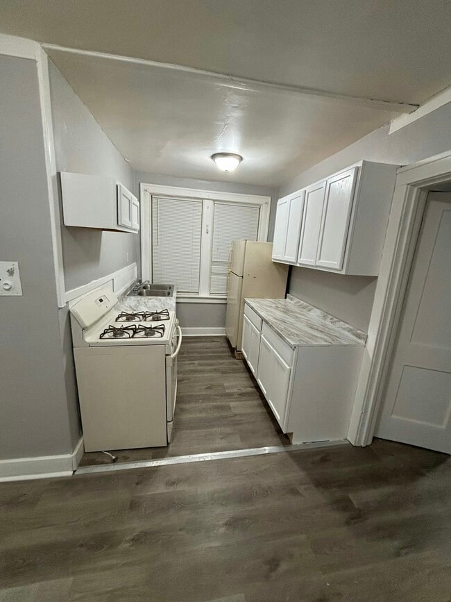 Building Photo - 1705 Oakman Blvd