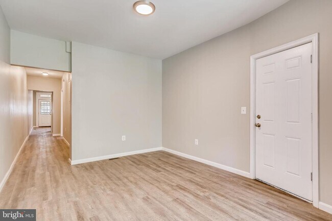 Building Photo - 3009 Shannon Dr