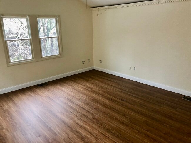 Building Photo - 44 Smith St