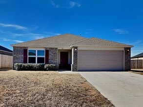 Building Photo - 333 Foxtrot Ter