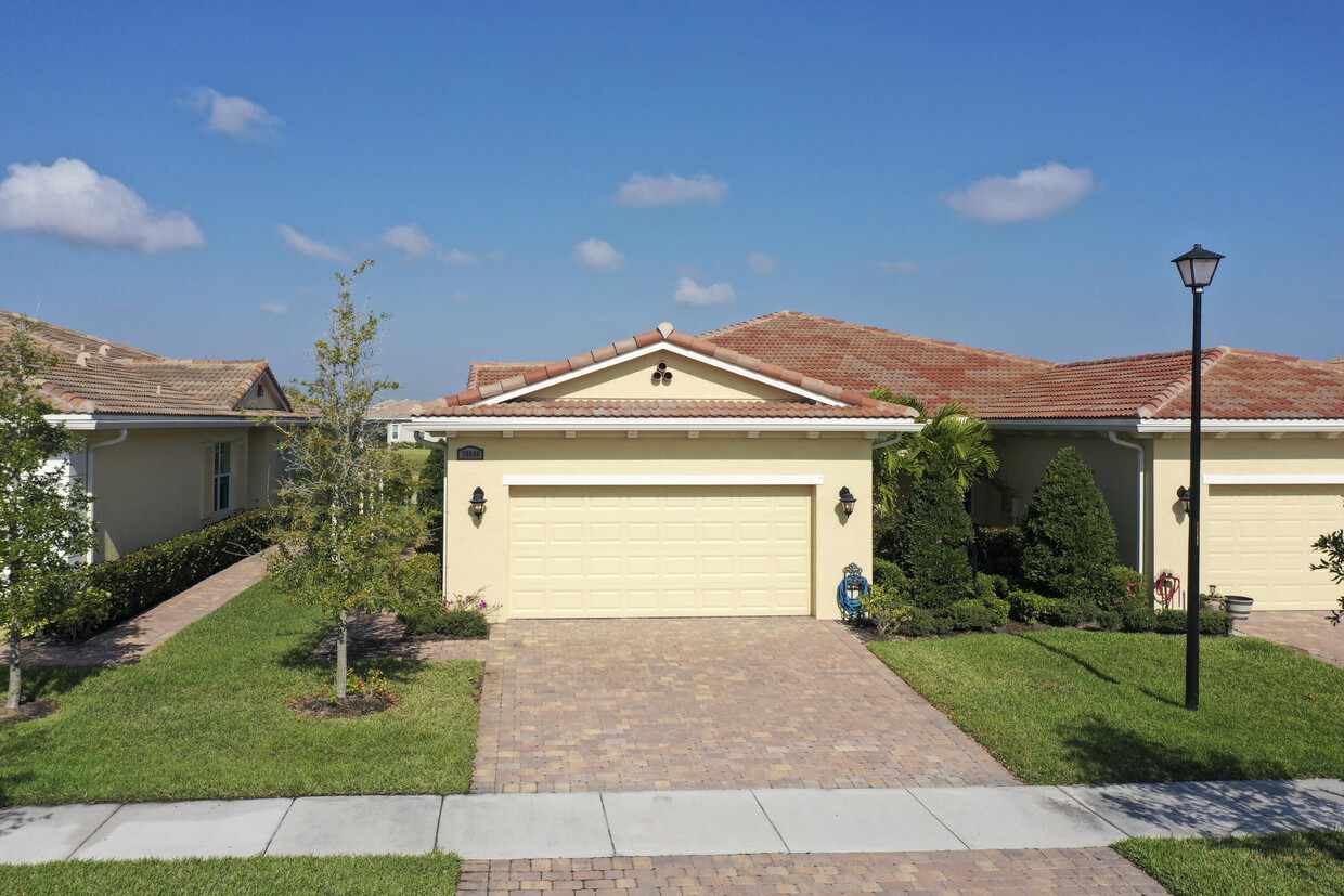 Foto principal - 24060 SW Firenze Wy