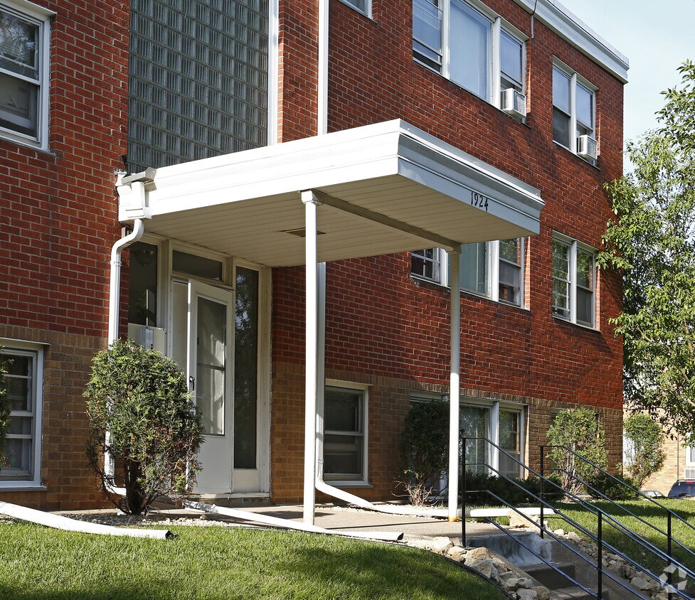 Foto del edificio - Ford Parkway Apartments