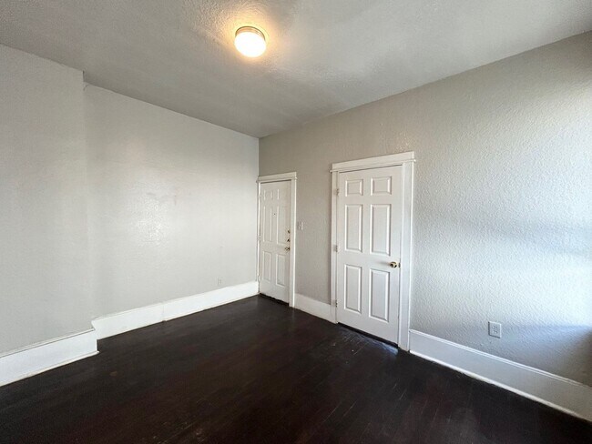 Foto del edificio - 1716 N Olive St