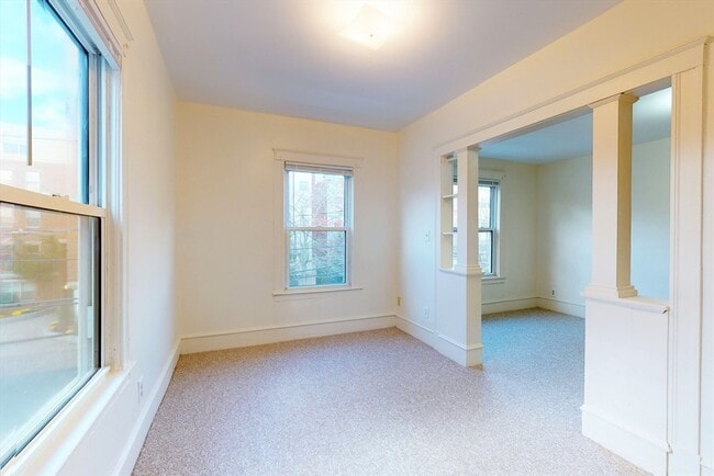 Building Photo - 34 Crescent 6 Crescent