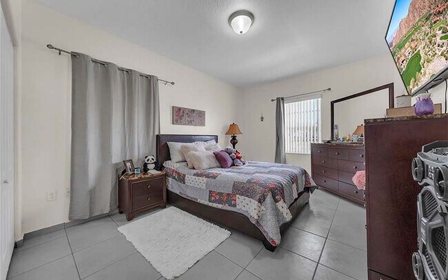 Foto del edificio - 7567 N Augusta Dr