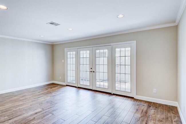 Foto del edificio - 5869 Valley Forge Dr