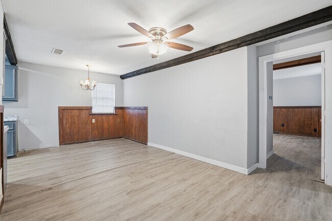 Foto del edificio - 1412 Chase Ave