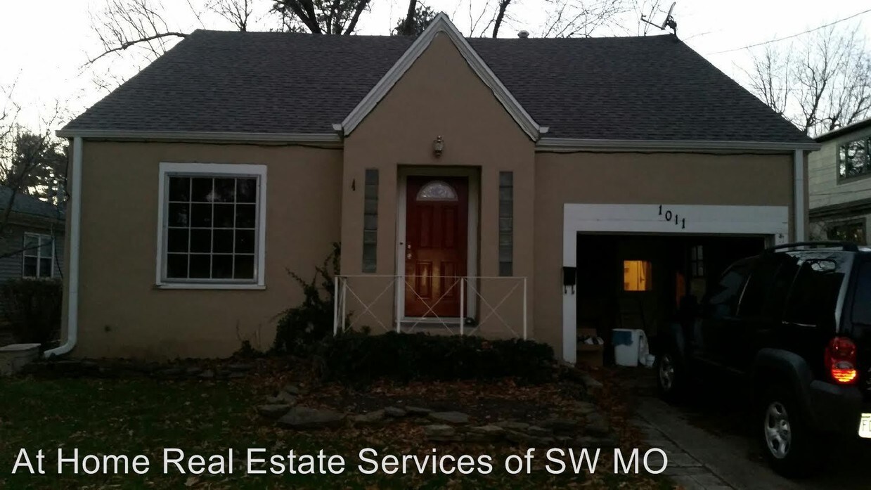 1011 S Kentwood Ave, Springfield, MO 65804 House for Rent in
