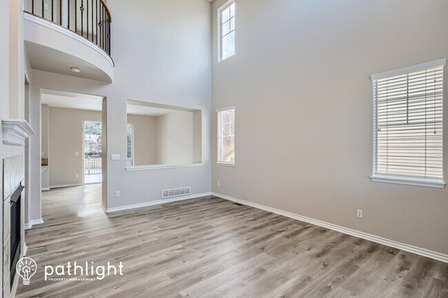 Foto del edificio - 5400 Cloverbrook Circle