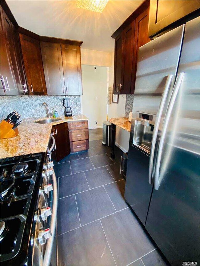 Building Photo - 72-35 112th St