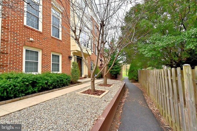 Building Photo - 6250 Traci Joyce Ln