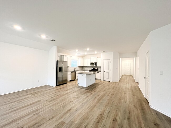 Building Photo - 1729 Catahoula Dr
