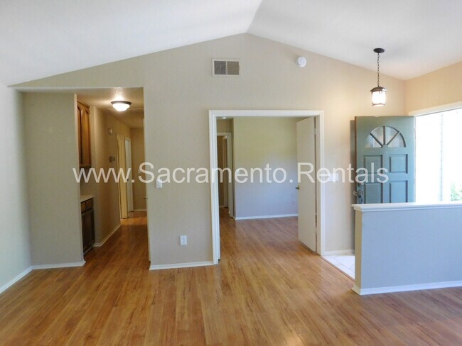 Building Photo - Charming Fair Oaks 3bd/2ba Home near Fair Oaks & San Juan Ave