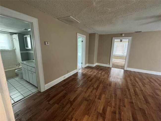Foto del edificio - 648 Avenue B NW