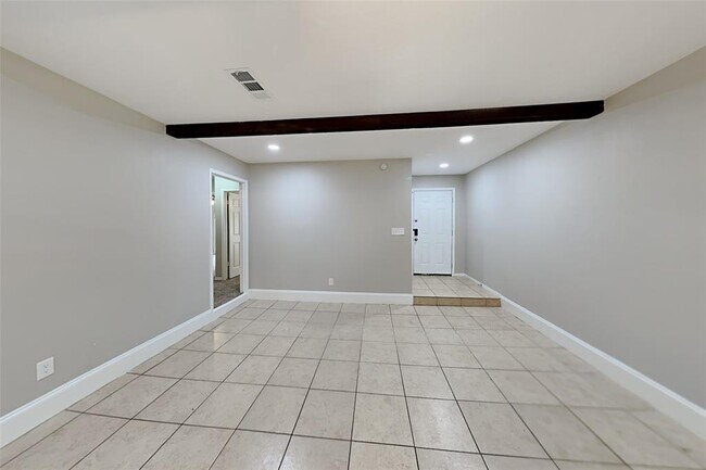 Building Photo - 13110 Pantano Dr