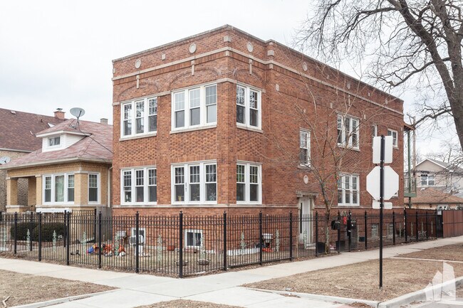 Foto del edificio - 2501 N Tripp Ave