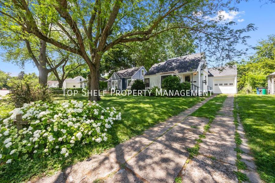 1624 45th St, Des Moines, IA 50310 House Rental in Des Moines, IA