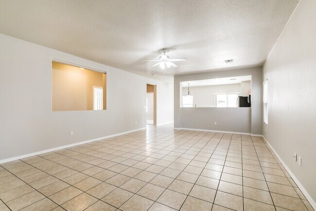 Building Photo - 103 W Calle Mantilla