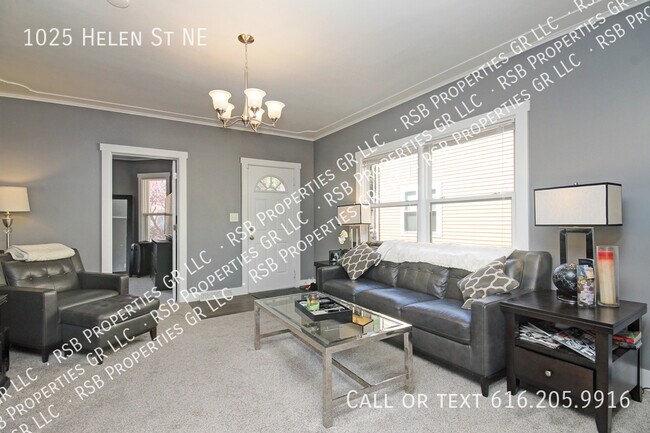 Building Photo - 3 bed, 2 bath home for rent