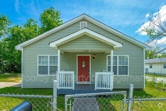 Building Photo - 2012 Cushman St