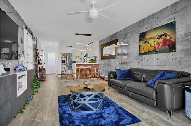 Foto del edificio - 8900 Washington St