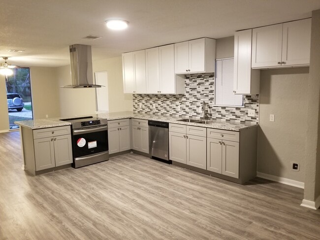 Foto del edificio - 1413 Sweetgum St