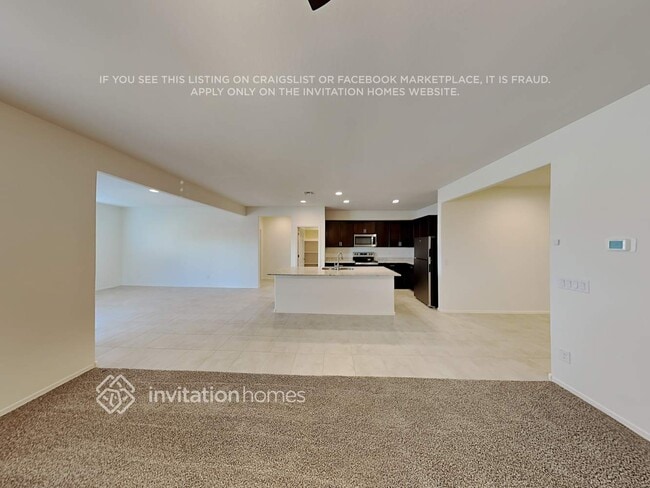 Building Photo - 18099 N Lakeside Ct