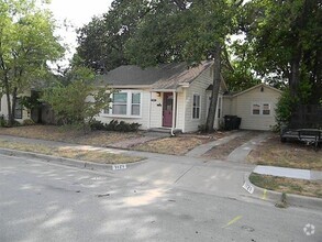 Building Photo - 1121 Fairview St